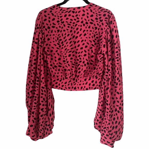 NWT Pink Cheetah Print Flowy Sleeve Crop Top - Picture 2 of 12